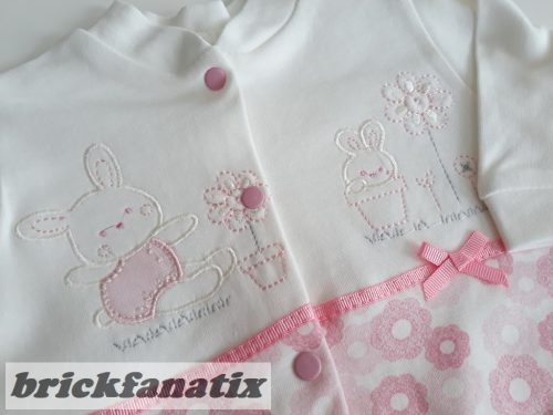 Nyuszi és virág mintás pihe-puha rugdalózó sapkával