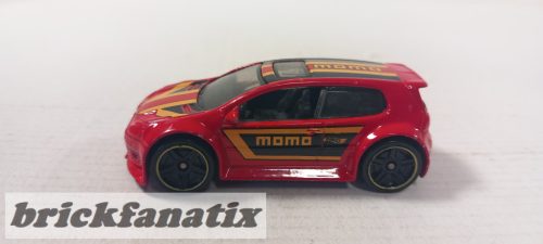 HOT WHEELS Volkswagen Golf GTi - MOMO