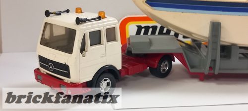 Matchbox Super Kings K-135 / K-125-9 Mercedes-Benz Boat Transporter