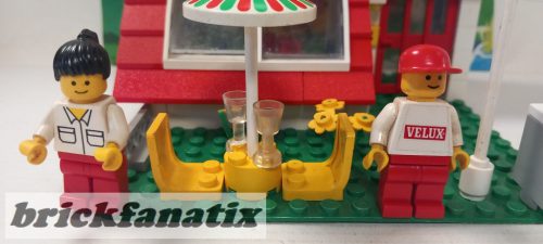 LEGO Legosystem 1854 House with Roof-Windows ( Velux )