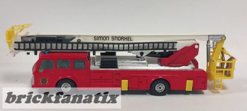 Corgi Simon Snorkel, Dennis Chassis