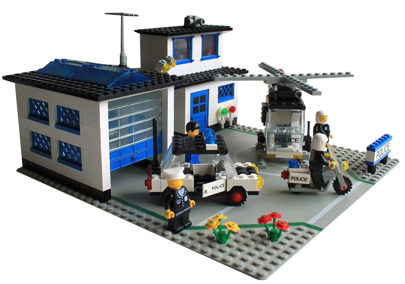 LEGO 6384 Police Station